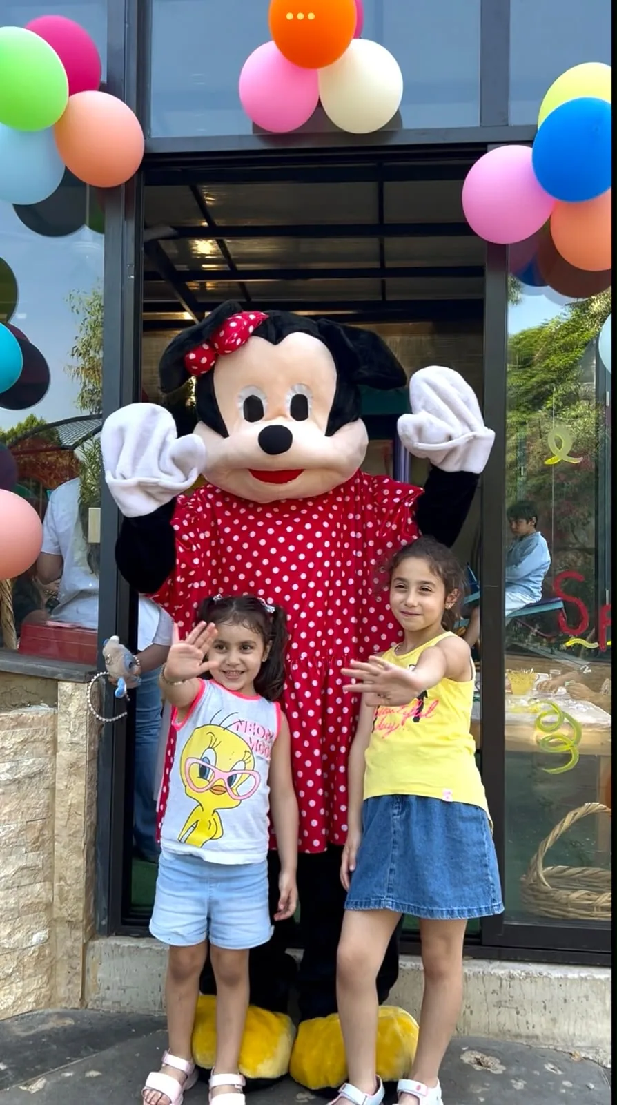Costumed children's entertainment and balloons at Al Mazar